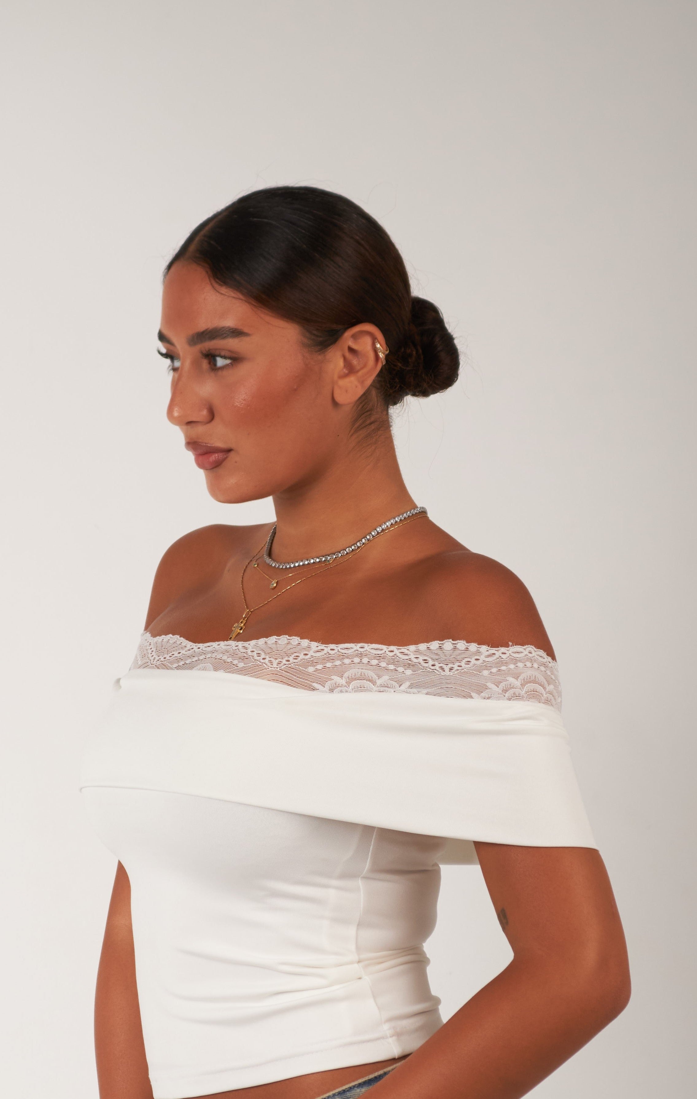 Off-Shoulder Lace Top / White