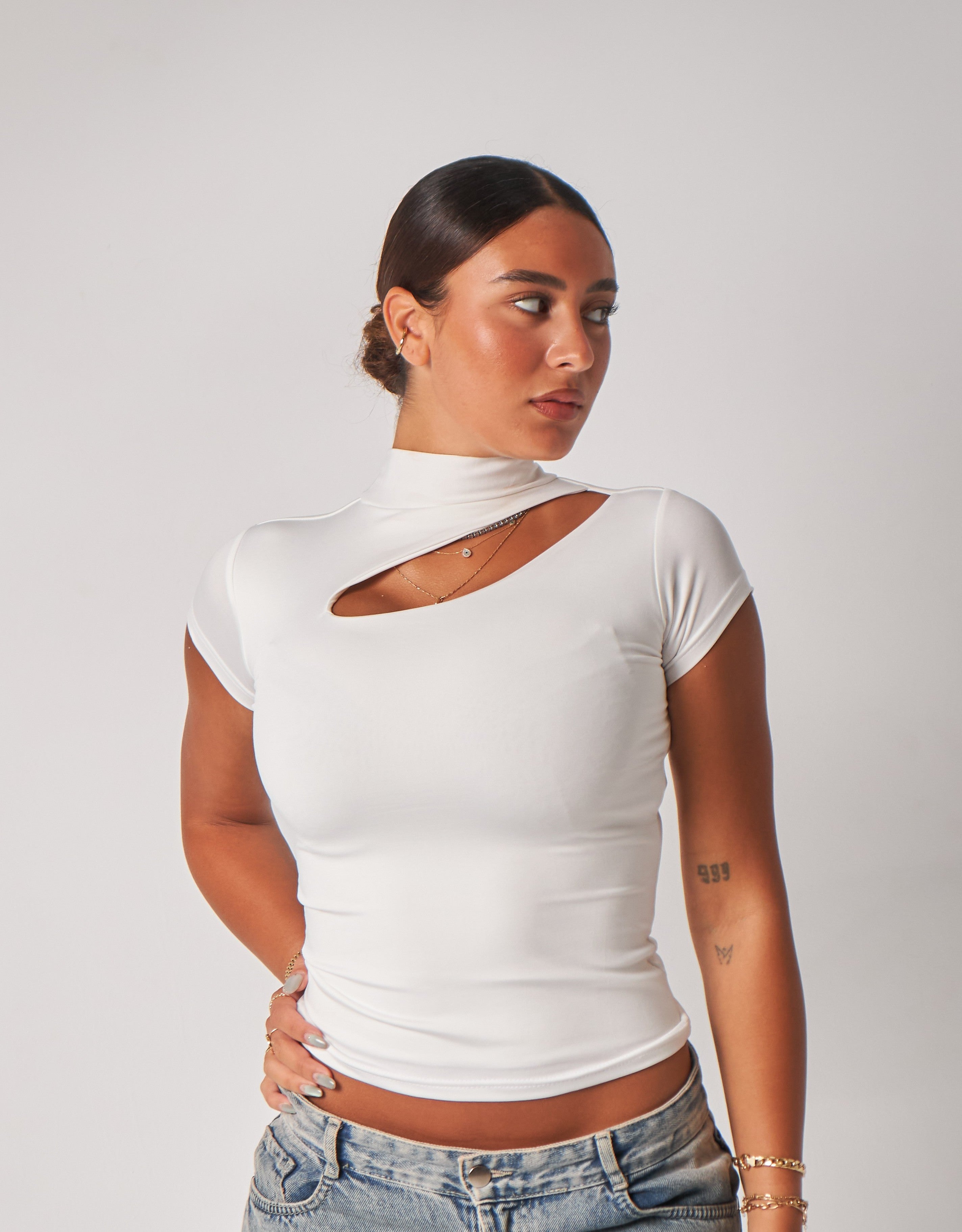 Cut-Out Top / White