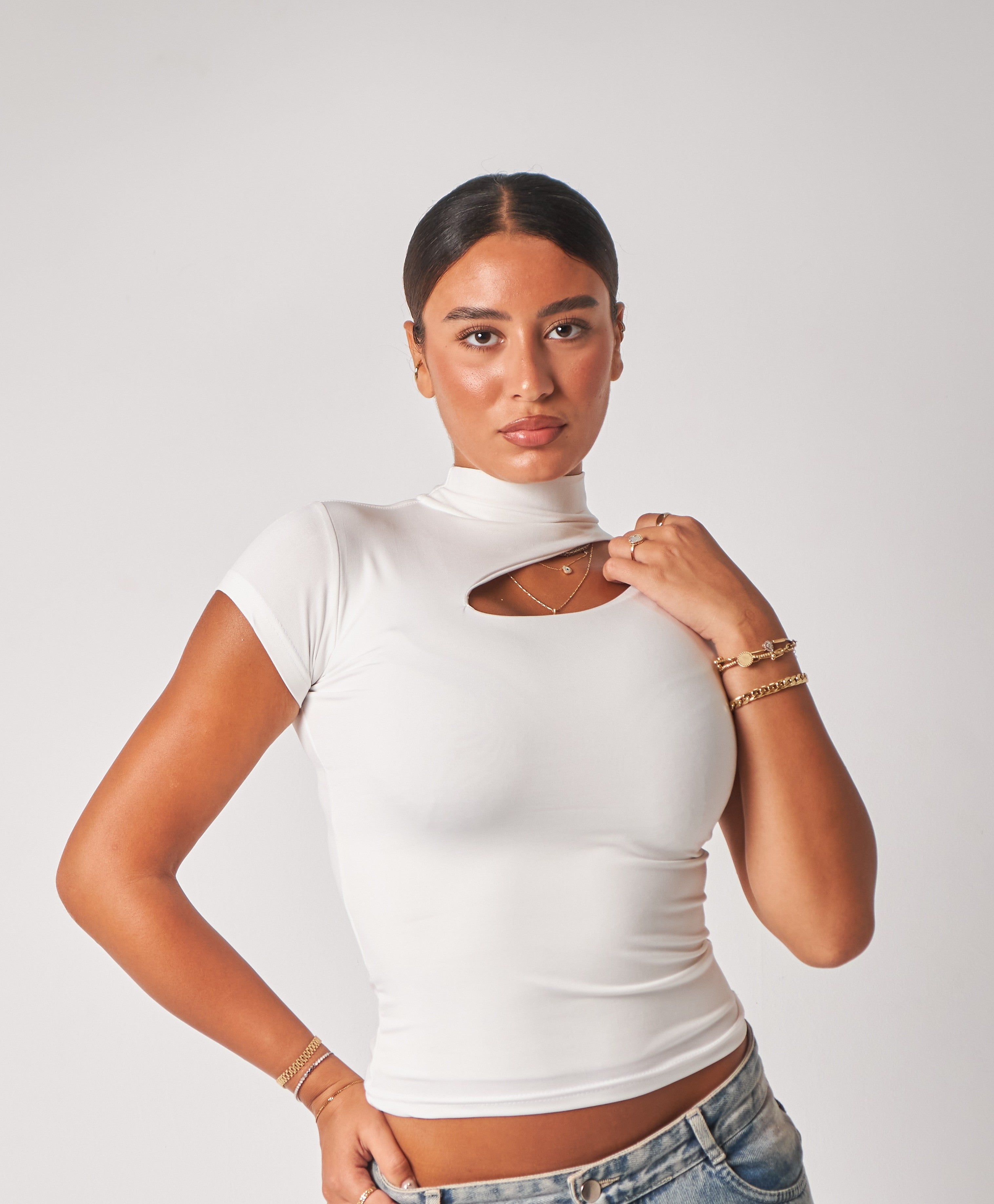 Cut-Out Top / White