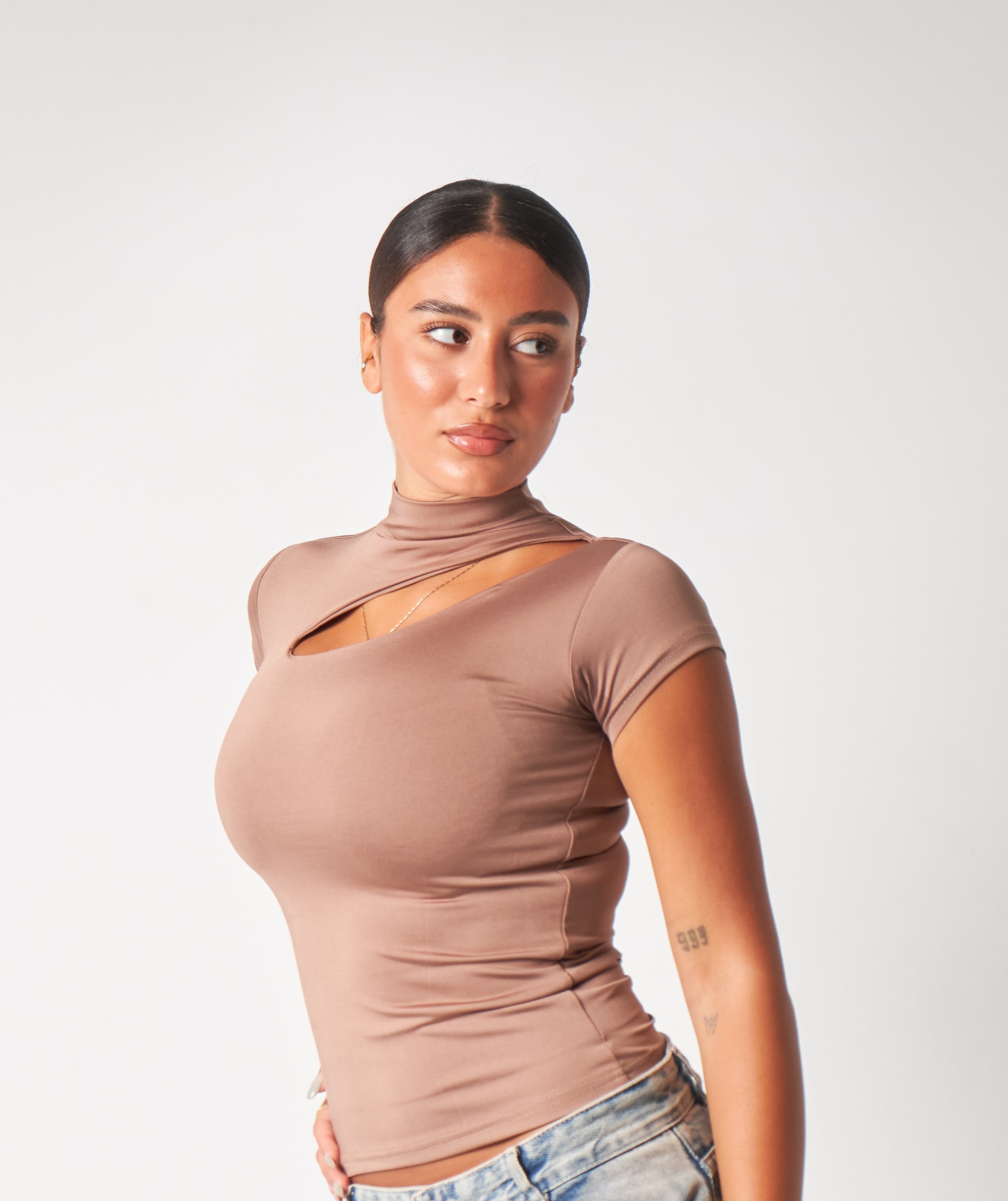 Cut-Out Top / Brown
