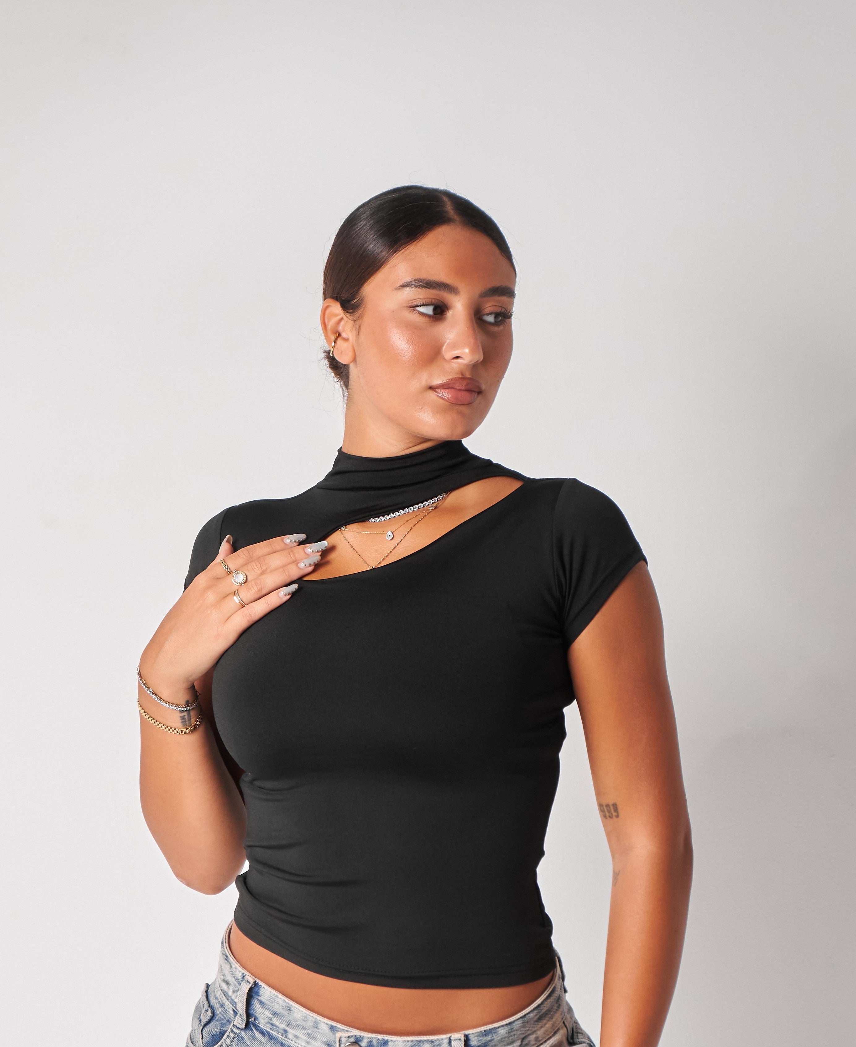 Cut-Out Top / Black